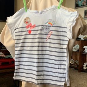 Girls Gap sequence t-shirt w/ ruffled sleeves